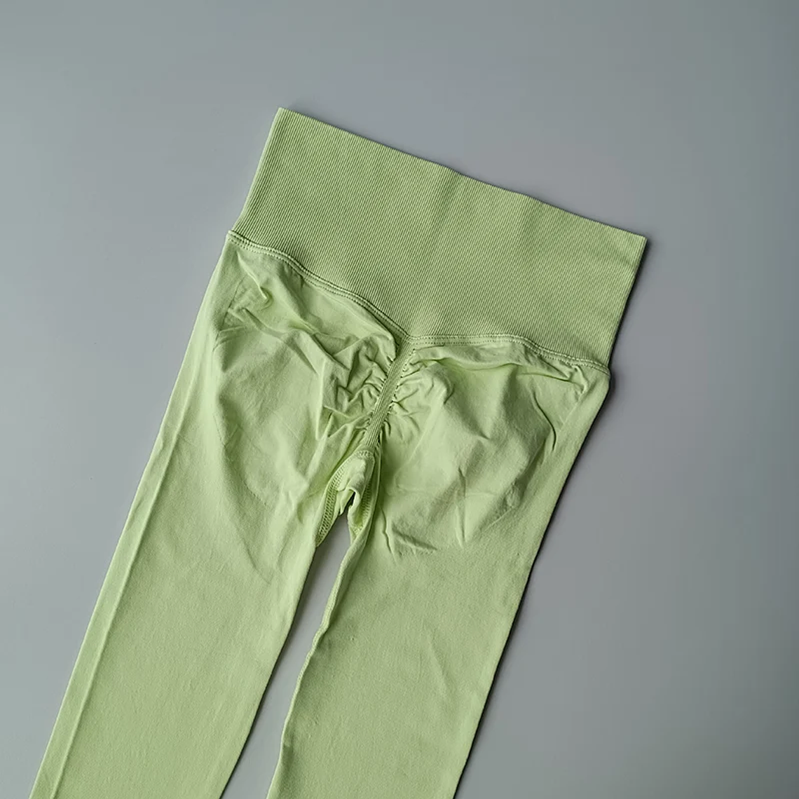 Women's Yoga Leggings - High Waist, Invisible Seams, Hip Lifting, Nylon/Spandex, Elastic 39