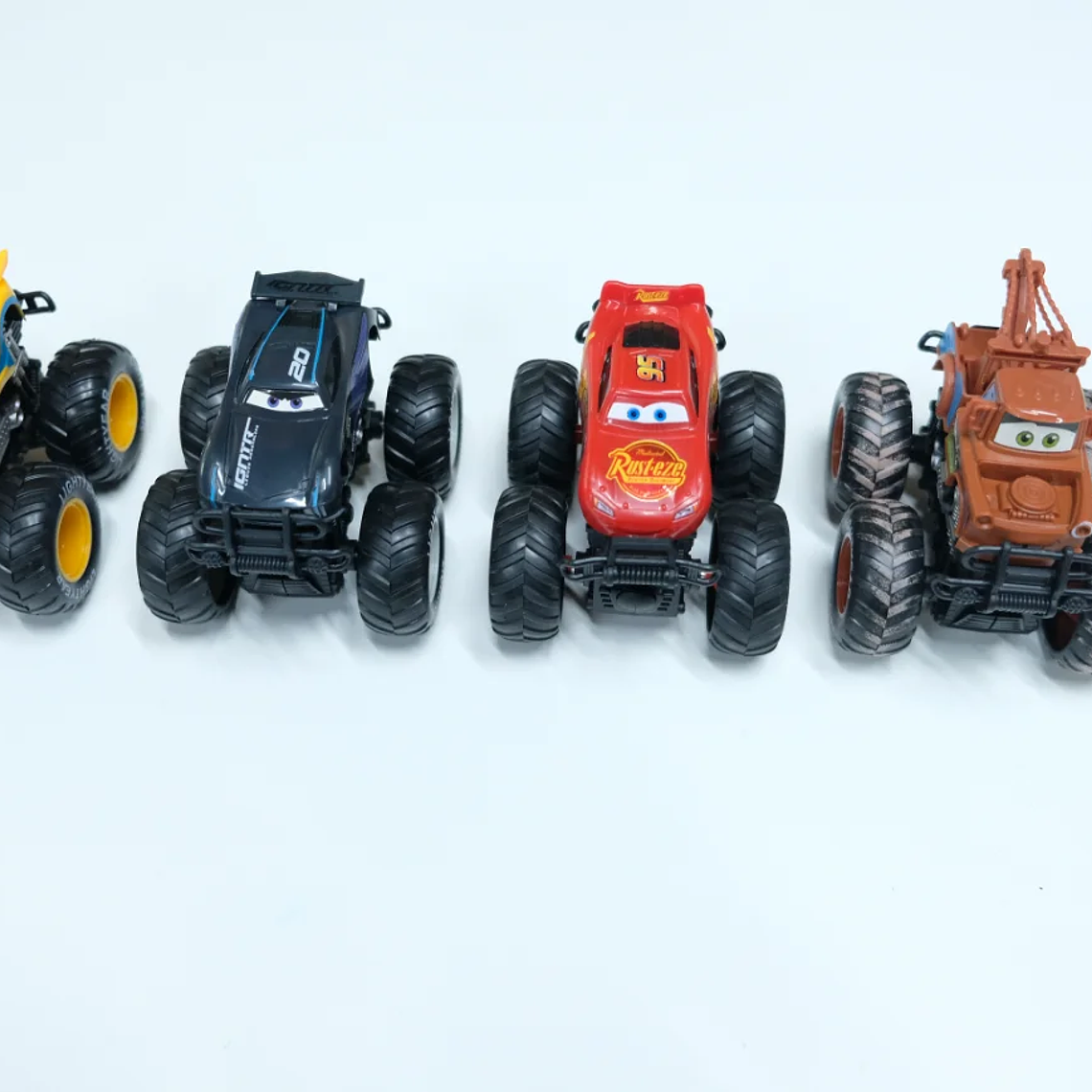 Conjunto 2 Carros Disney Cars com Inércia - Lightning McQueen & Mater, Off-Road | Brinquedo 4