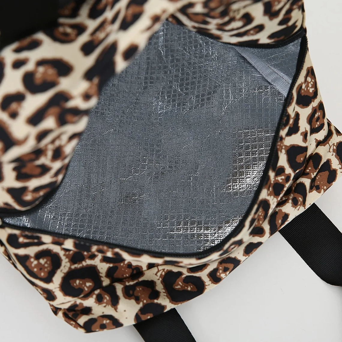 Bolsa Térmica para Almoço com Forro de Alumínio | Capacidade Grande e Portátil para Trabalho, Escola e Piquenique 4