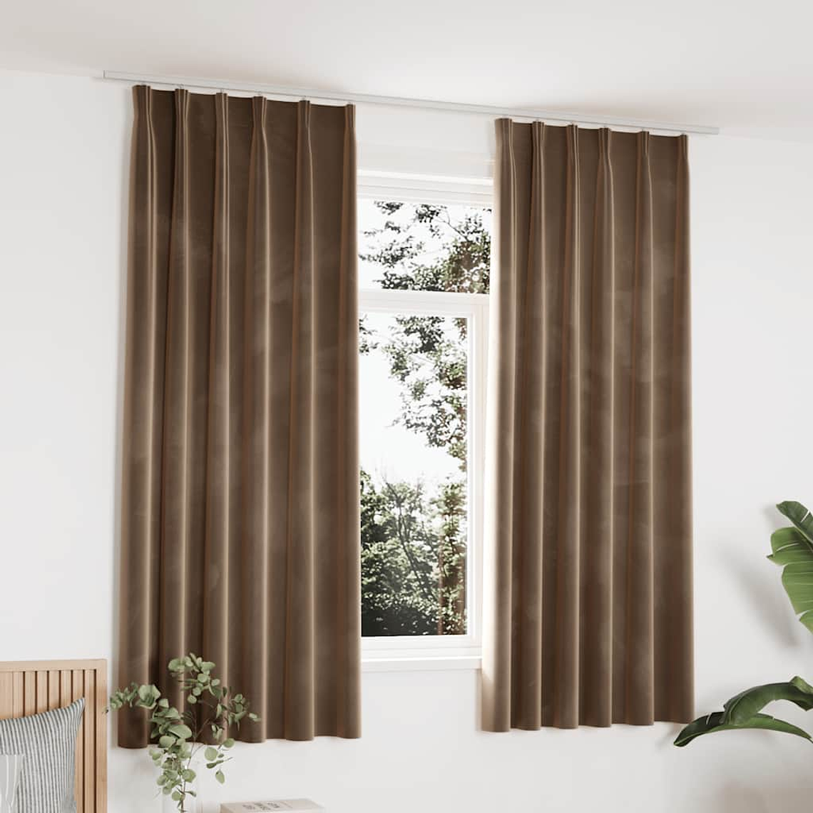 vidaXL Cortinas blackout com ganchos 2 pcs 140x175 cm veludo bege 1