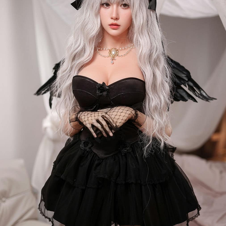 Life-size Anime Sex Doll Sarah Lolita | Medical Grade TPE and Articulated Skeleton 6