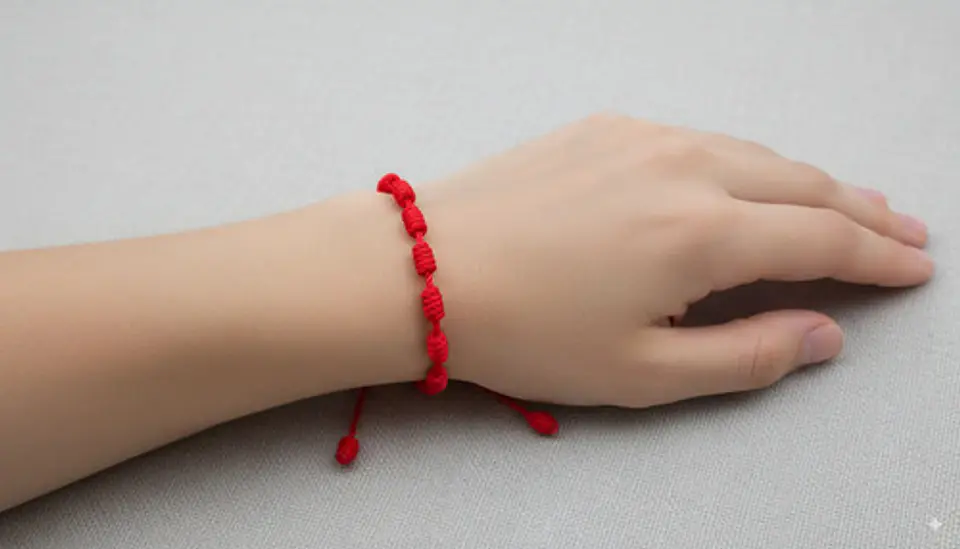 Pulsera Hilo Rojo 7 Nudos Prosperidad 3