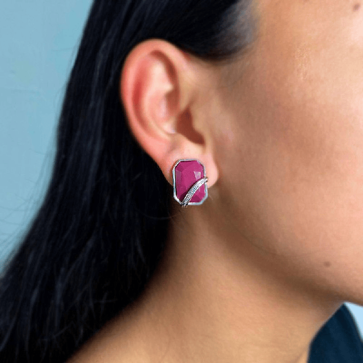 Aretes Fashion Color Vino Tinto con Diseño Elegante y Moderno 1