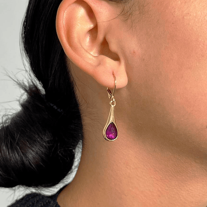 Set de Aretes Elegantes Brillo Eterno x4 en Color Dorado Diseño Clásico y Sofisticado 7