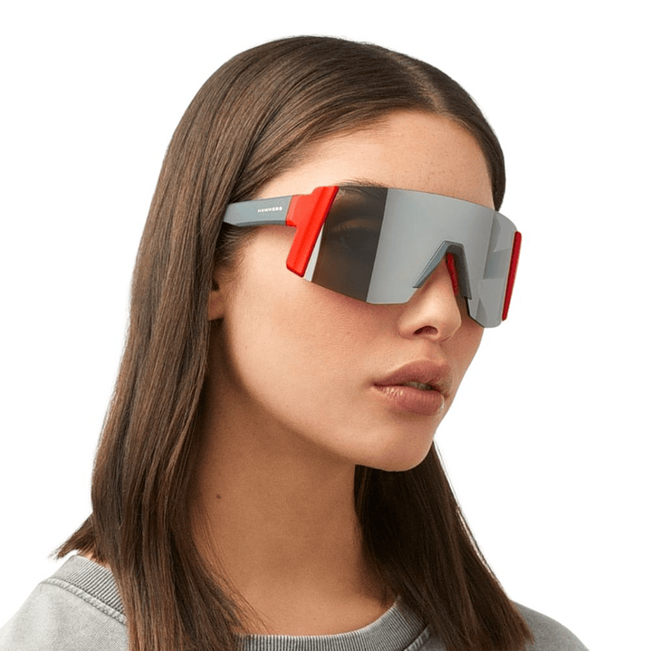 Gafas de Sol Deportivas Hawkers Modelo Linx Small con Marco Rojo y Gris y Lunas Plateadas - 151 mm 6