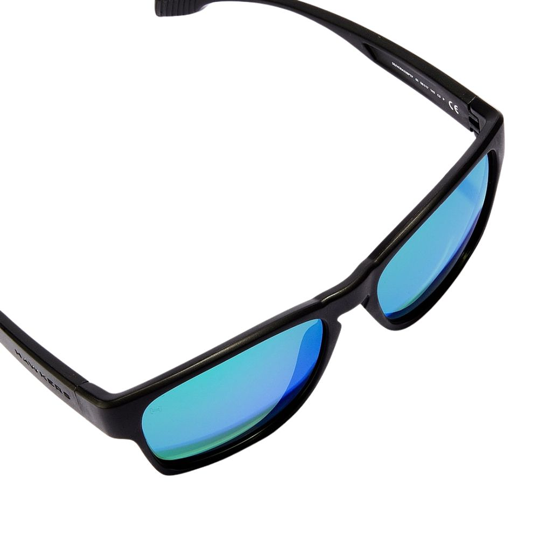 Gafas de Sol Hawkers Modelo Core Raw Polarizado con Marco Negro y Lunas Verde Espejada - 56 mm 5