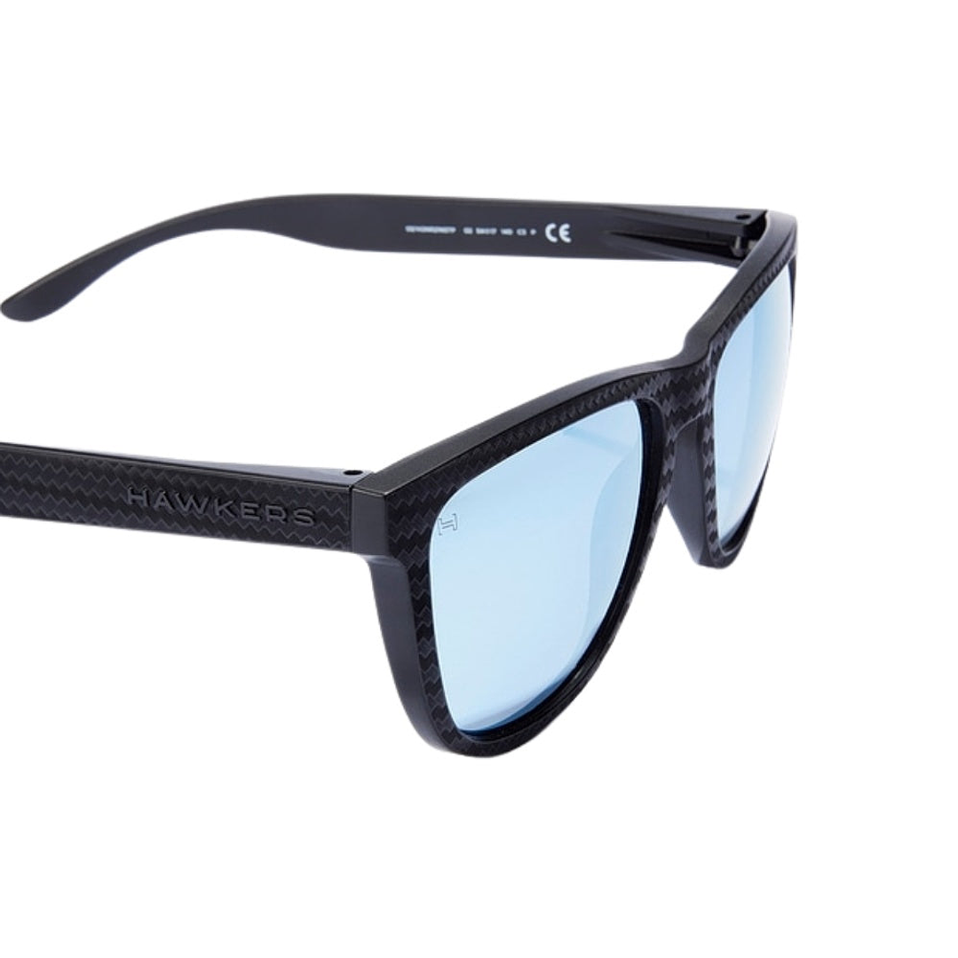 Gafas de Sol Hawkers One Raw Carbono Polarizado con Marco Negro Estampado y Lunas Azules Espejados - 54 mm 3