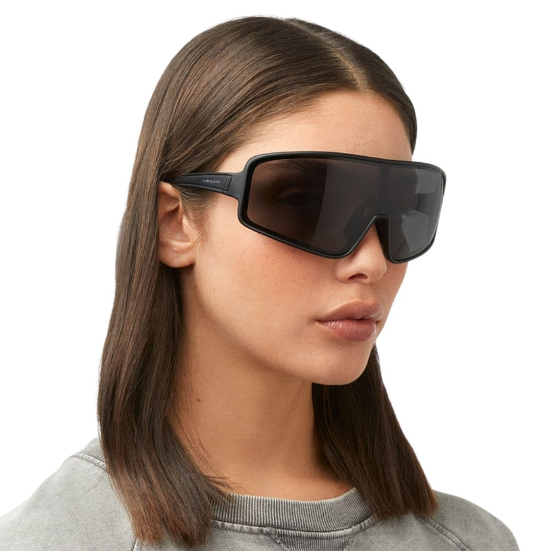 Gafas de Sol Deportivas Hawkers Tiger con Marco Negro y Lunas Negras - 141 mm 5