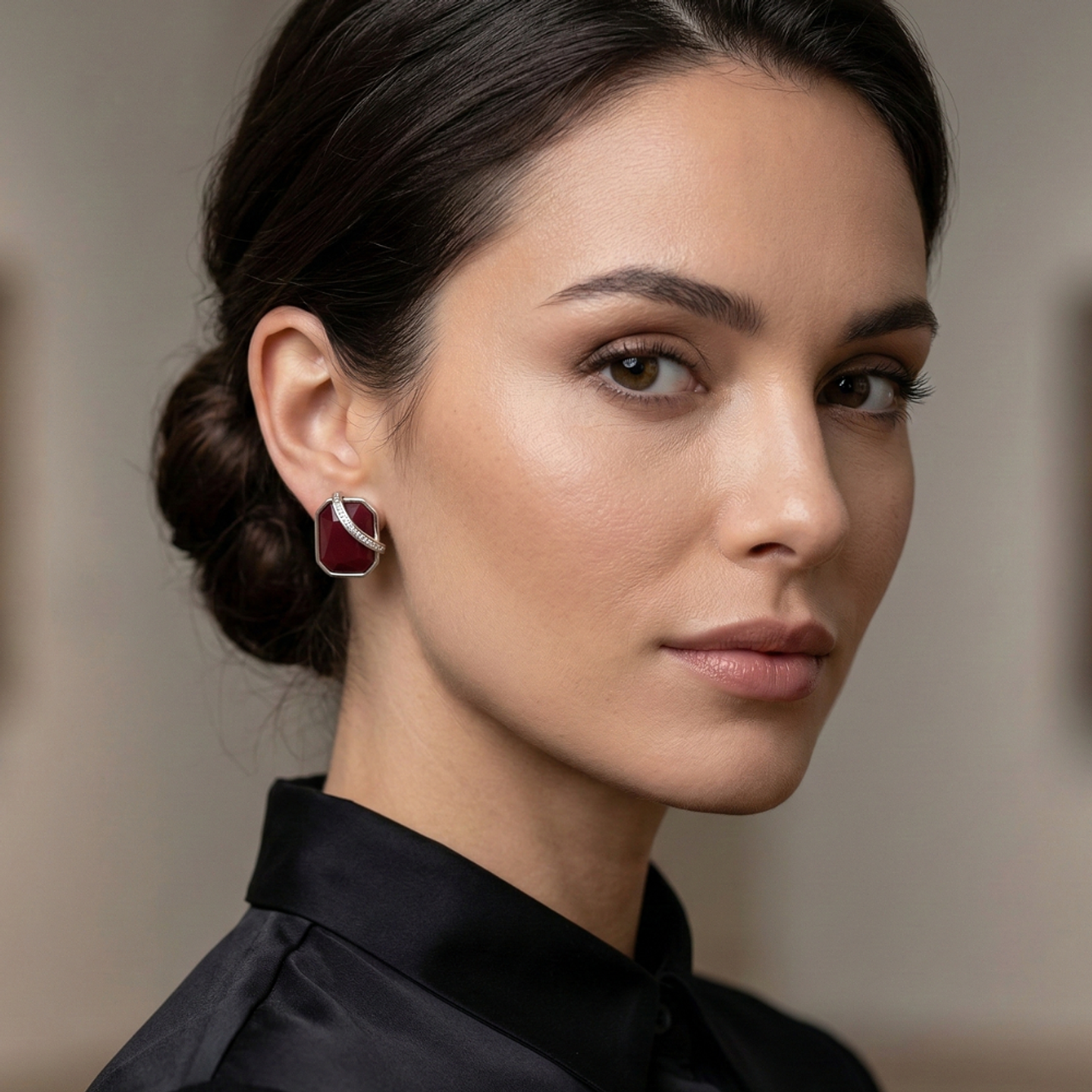 Aretes Fashion Color Vino Tinto con Diseño Elegante y Moderno 7