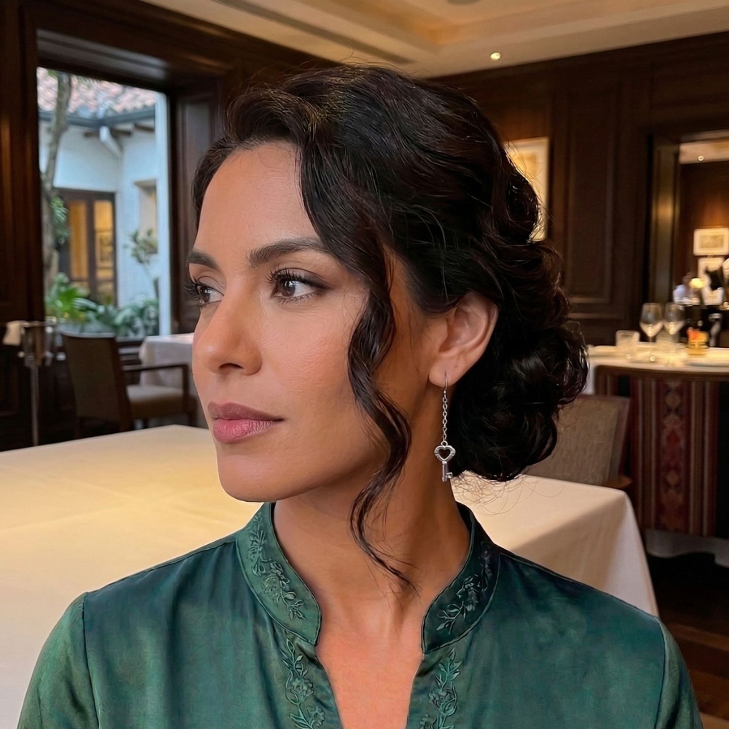 Set de Aretes Fantasy Love Garden Multicolor x12 Diseño Floral y Brillante 8