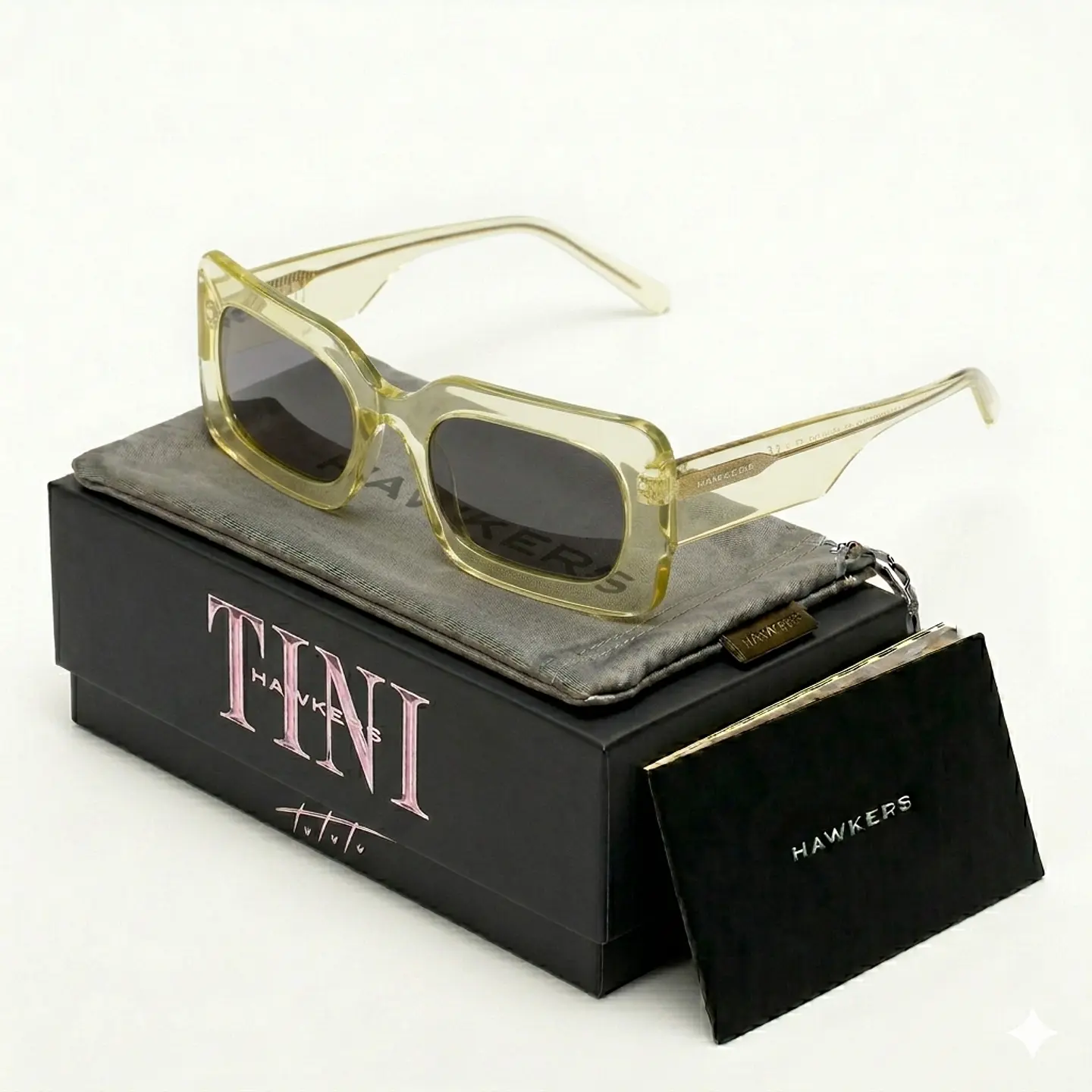 Gafas de Sol Hawkers Album Flechazo X Tini Color Amarillo Para Mujer Talla 55mm 1