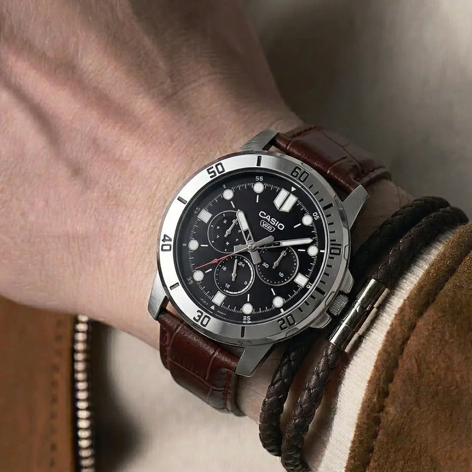 Reloj Analogo Casio MTP-VD300L-1EUDF Para Hombre en Acero Color Plateado 6