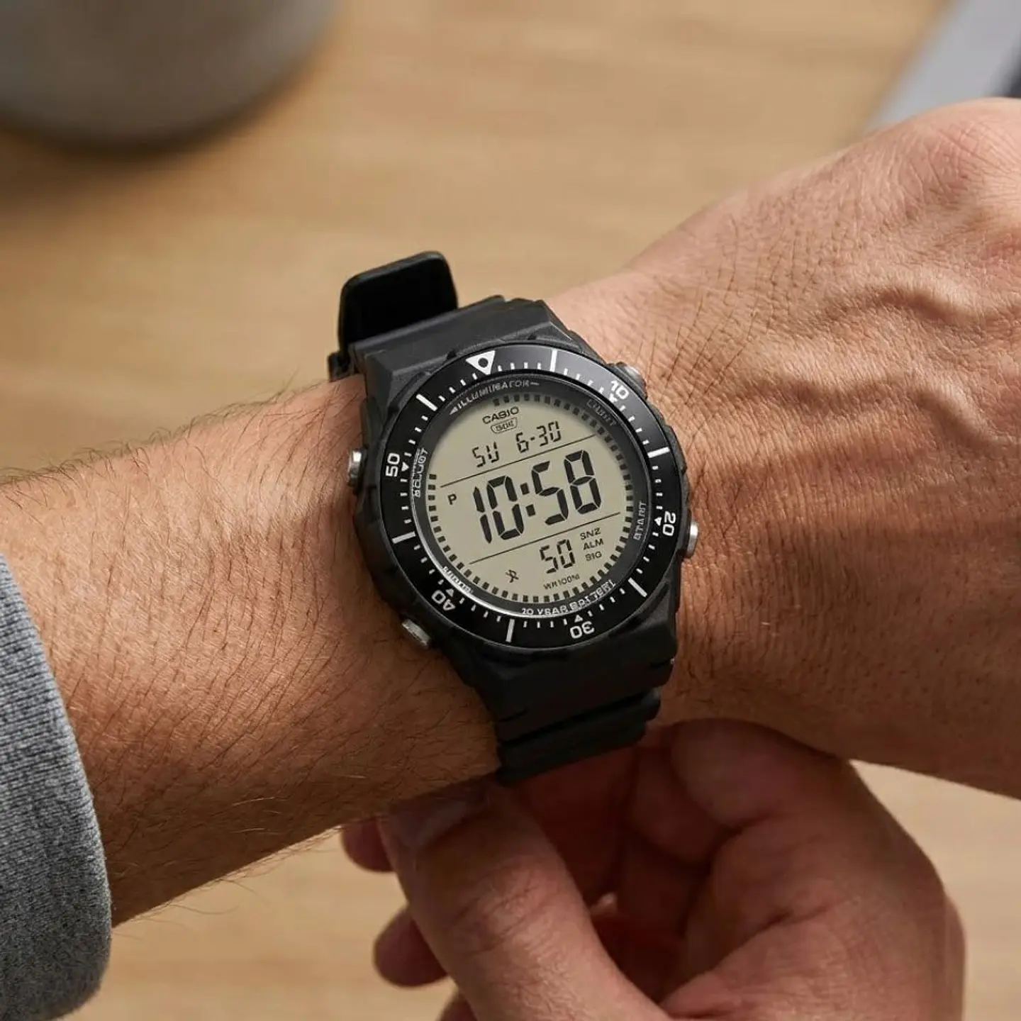 Reloj Digital Casio AE-1700H-1AVDF Para Hombre en Resina Color Negro 6