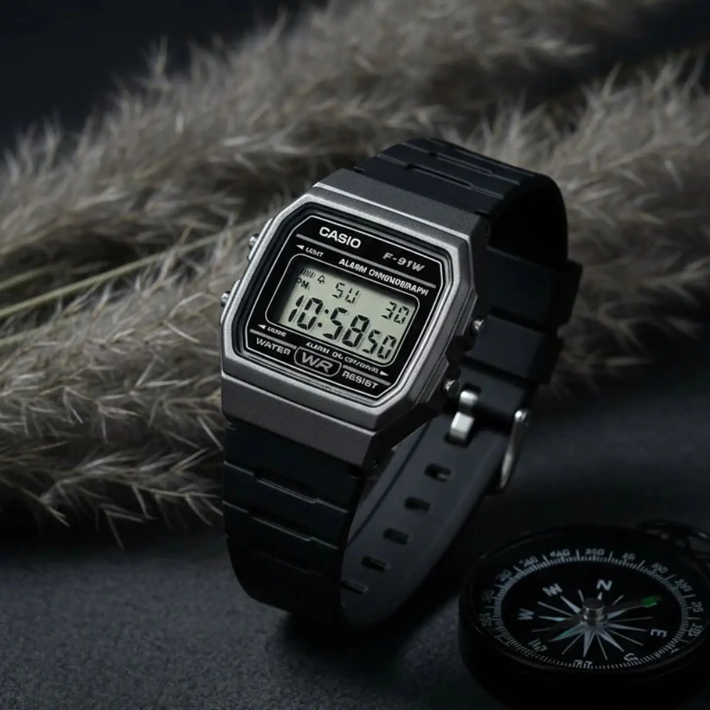 Reloj Digital Casio F_91WM_1B Para Hombre en Acero Color Negro 5