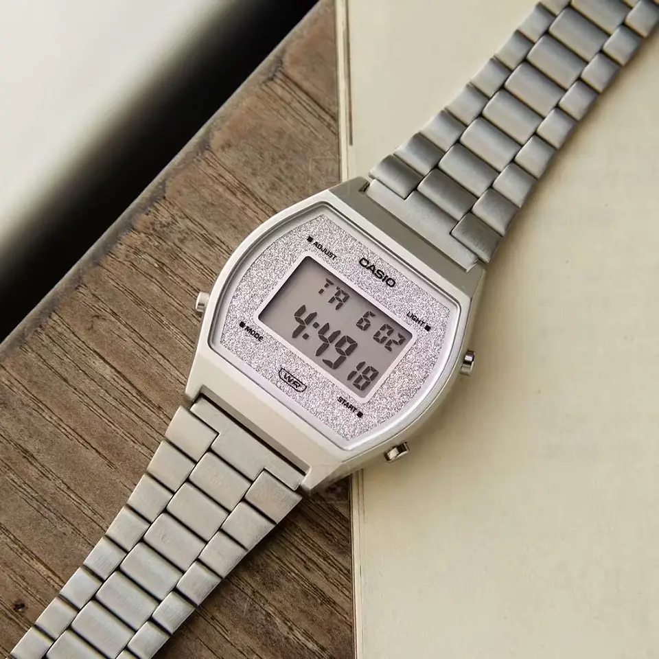 Reloj Digital Casio B640WDG7DF Para Mujer en Acero Color Plateado 5