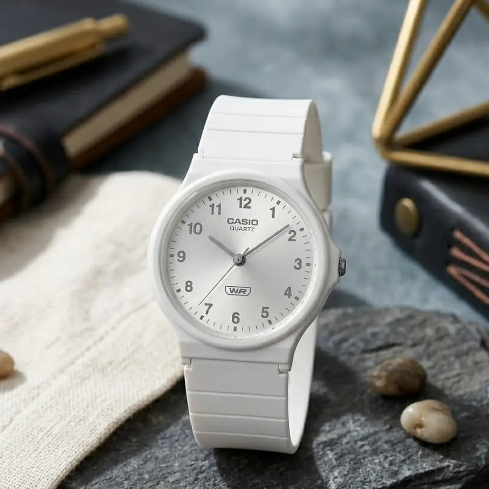 Reloj Analogo Casio MQ-24B-7BDF Para Hombre en Acero Color Blanco 5