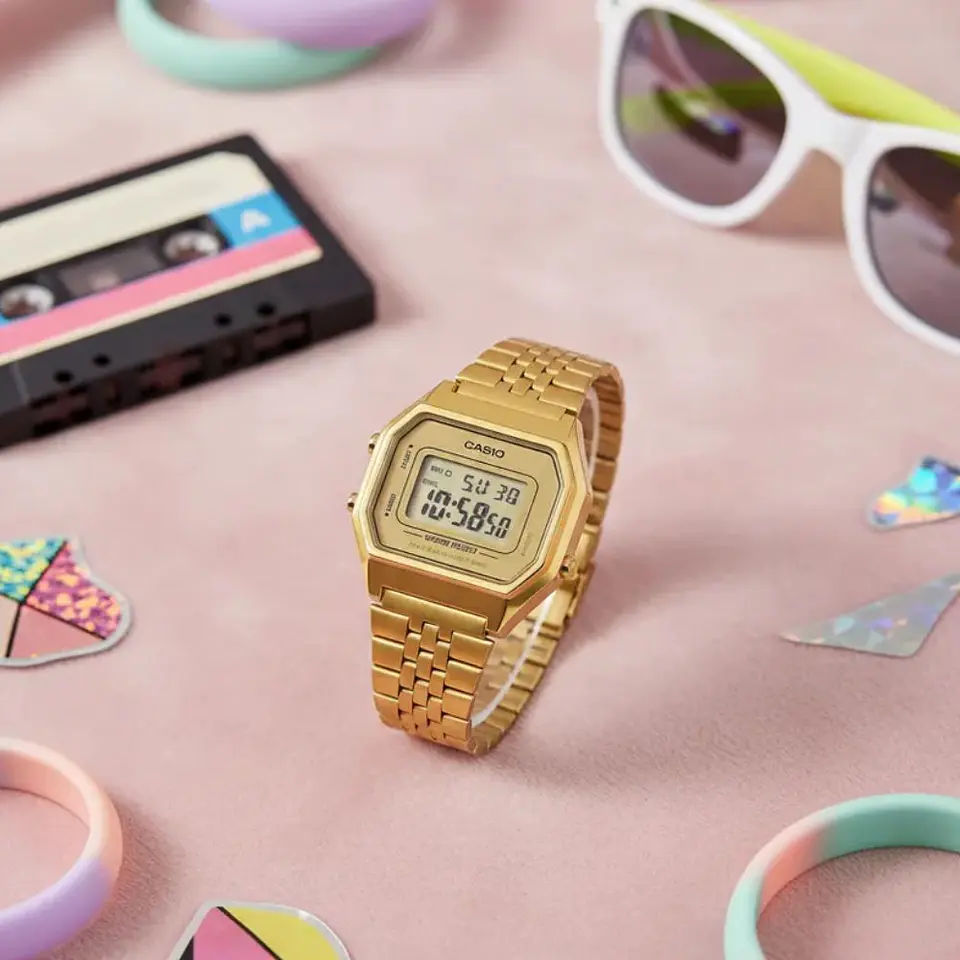 Reloj Digital Casio LA680WGA9BDF Para Mujer en Acero Color Dorado 5