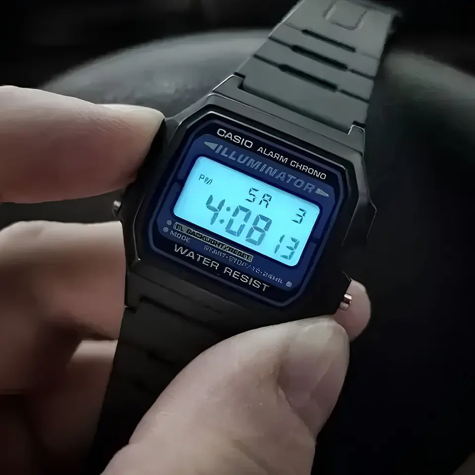 Reloj Digital Casio F-105W-1ADF Para Hombre en Acero Color Negro 5