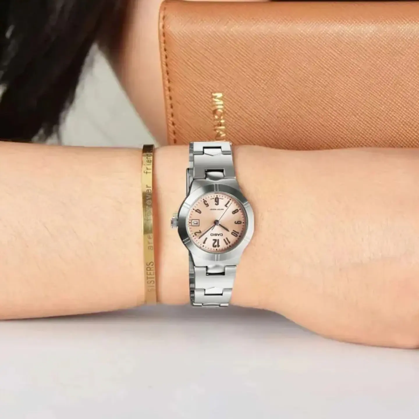 Reloj Analogo Casio LTP_1241D_4A3 Para Mujer en Acero Color Plateado 6