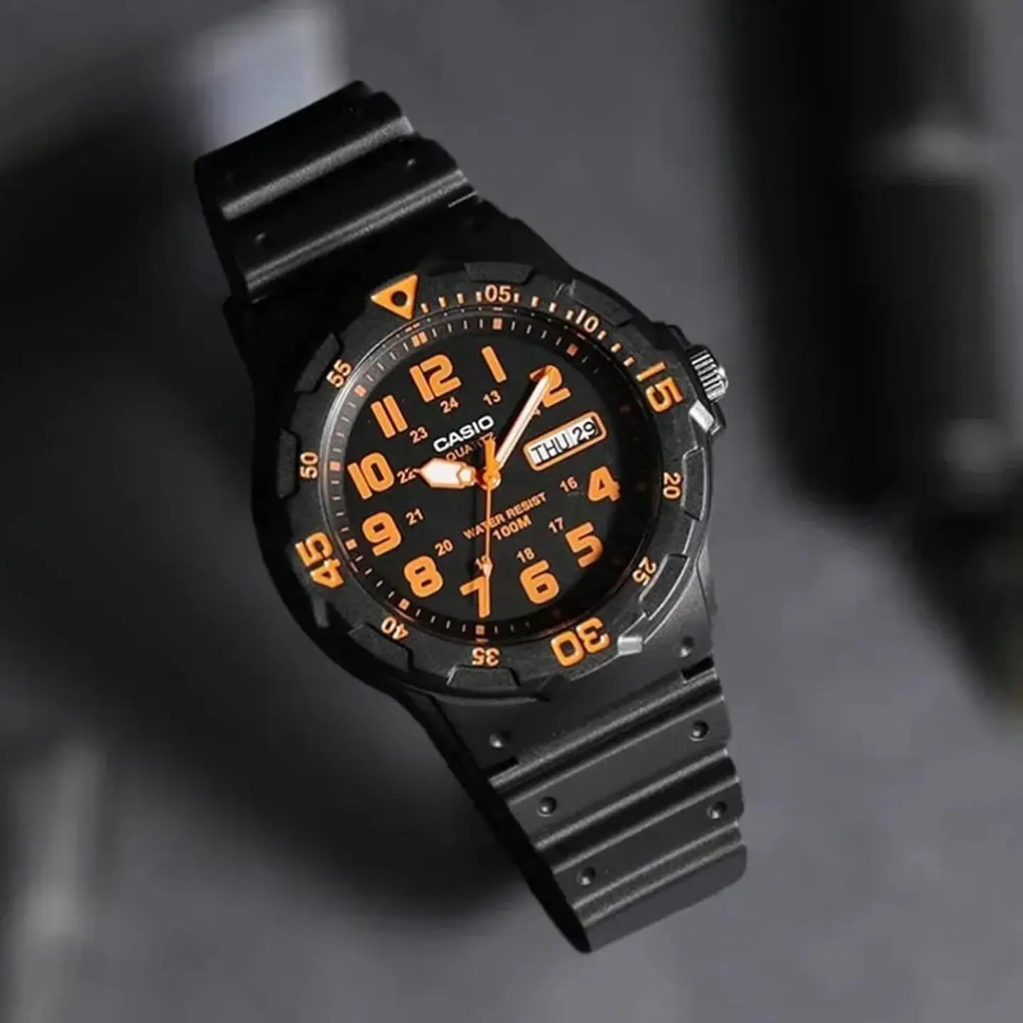 Reloj Analogo Casio MRW_200H_4BV Para Hombre en Resina Color Negro 5