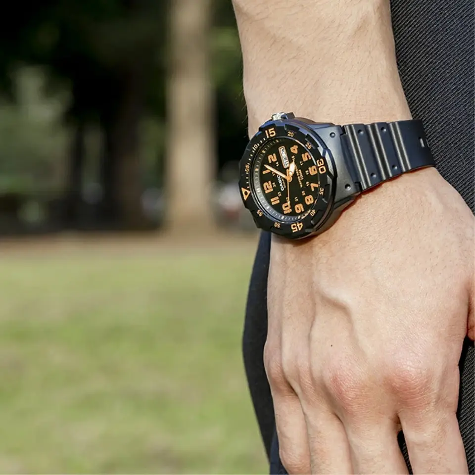Reloj Analogo Casio MRW_200H_4BV Para Hombre en Resina Color Negro 6