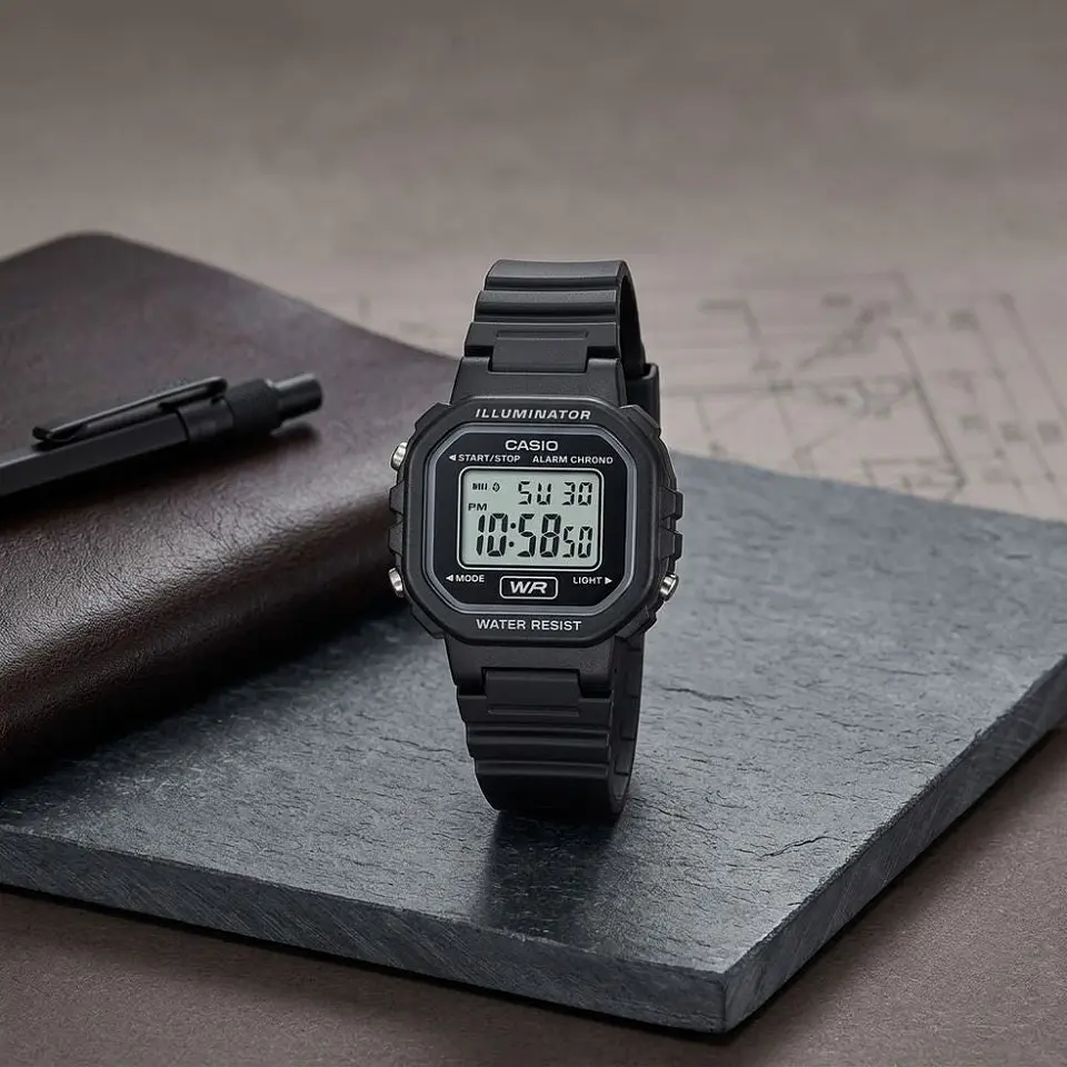 Reloj Digital Casio LA-20WH-1ADF Para Mujer en Acero Color Negro 5