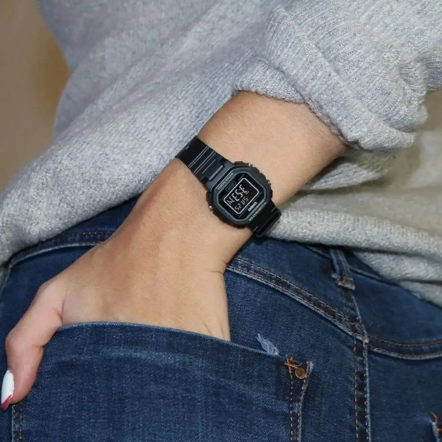 Reloj Digital Casio LA-20WH-1BDF Unisex en Acero Color Negro 6