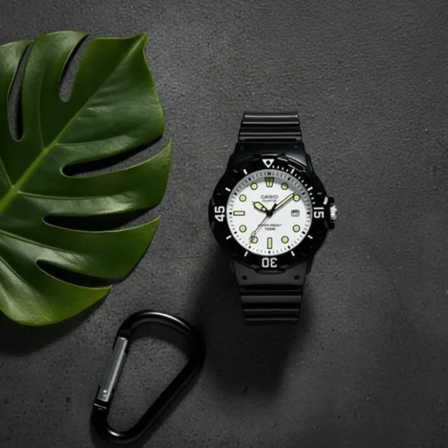 Reloj Analogo Casio LRW_200H_7E1V Para Mujer en Resina Color Negro 5