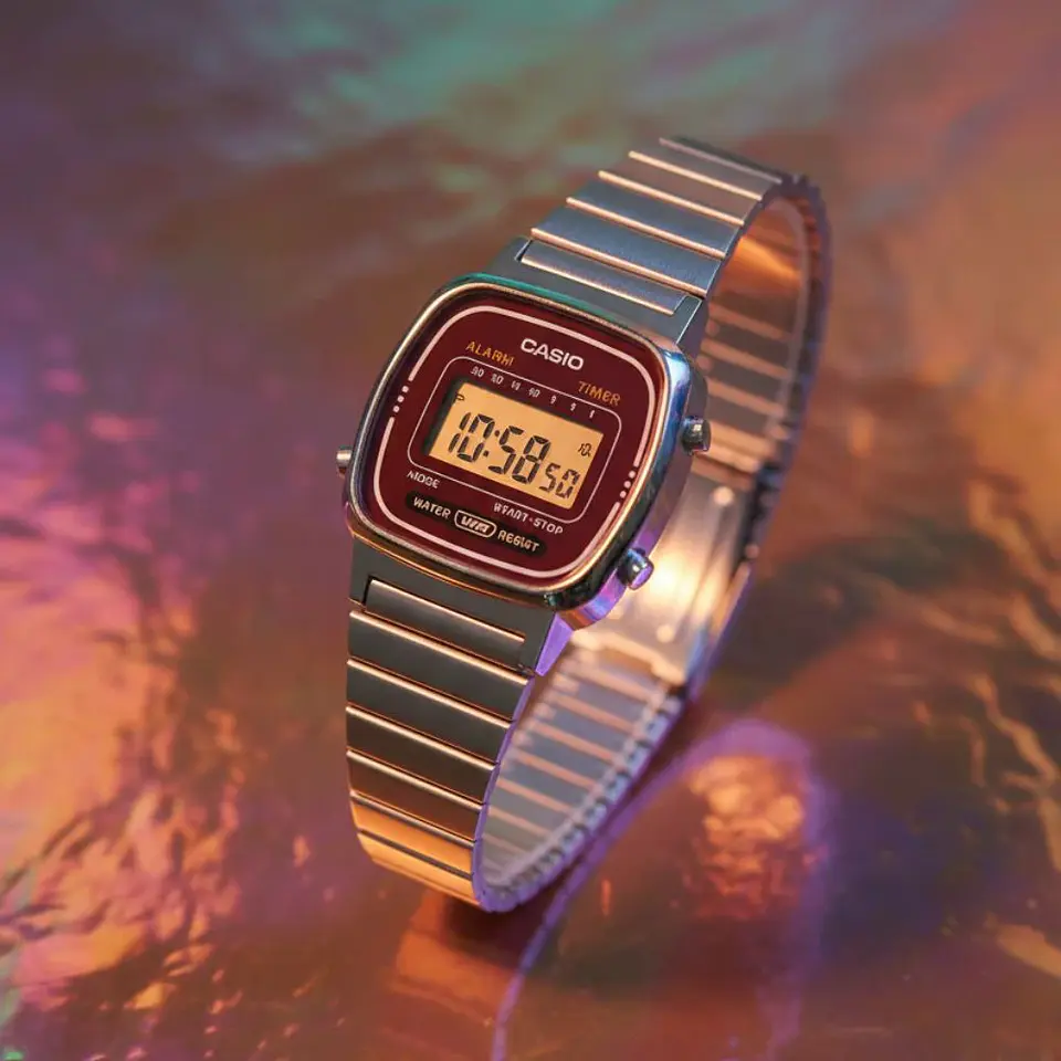 Reloj Digital Casio LA670WA-4DF Para Mujer en Acero Color Plateado 5