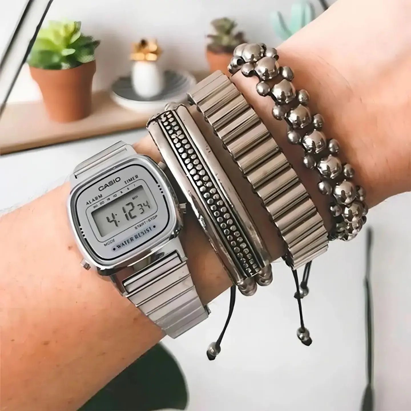 Reloj Digital Casio LA670WA7DF Para Mujer en Acero Color Plateado 5