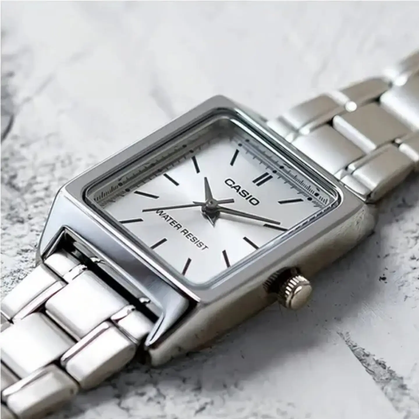 Reloj Analogo Casio LTP-V007D-2EUDF Para Mujer en Acero Color Plateado 5