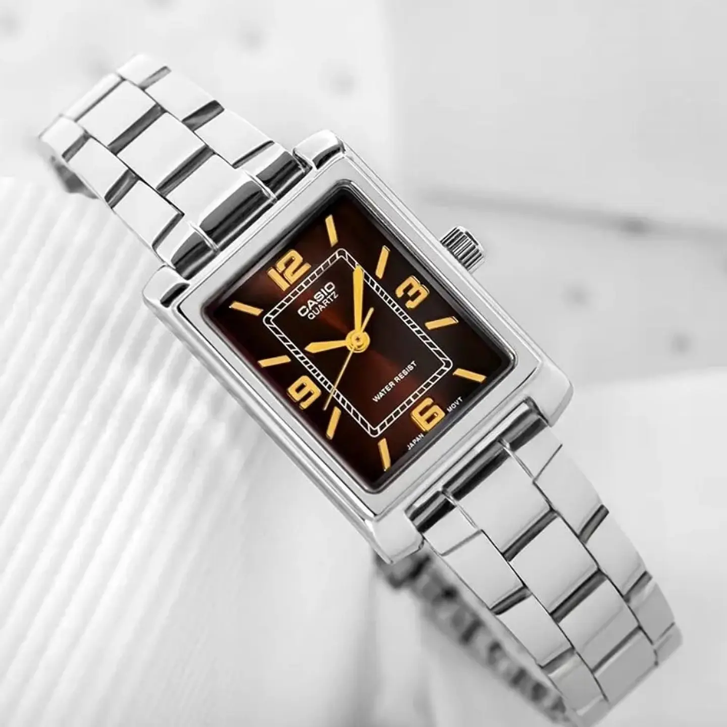 Reloj Analogo Casio LTP-1234DD-5ADF Para Mujer en Acero Color Plateado 5