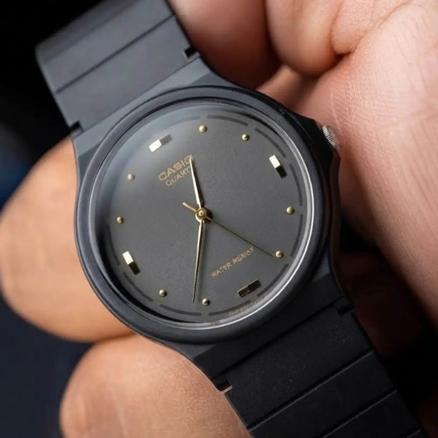 Reloj Casio Original MQ-76-1ALDF Para Hombre en Resina Negro 7