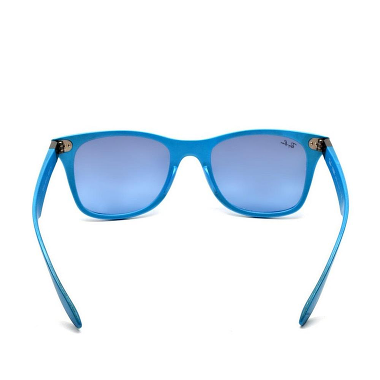Lentes de Sol Ray Ban Wayfarer Liteforce RB4195 60848F Color Azul Talla 52mm 4