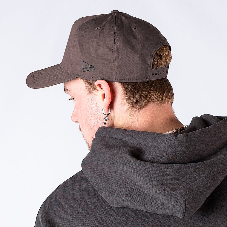 Gorra Snapback New Era 9Fifty Modelo New York Yankees MLB Color Gris 4