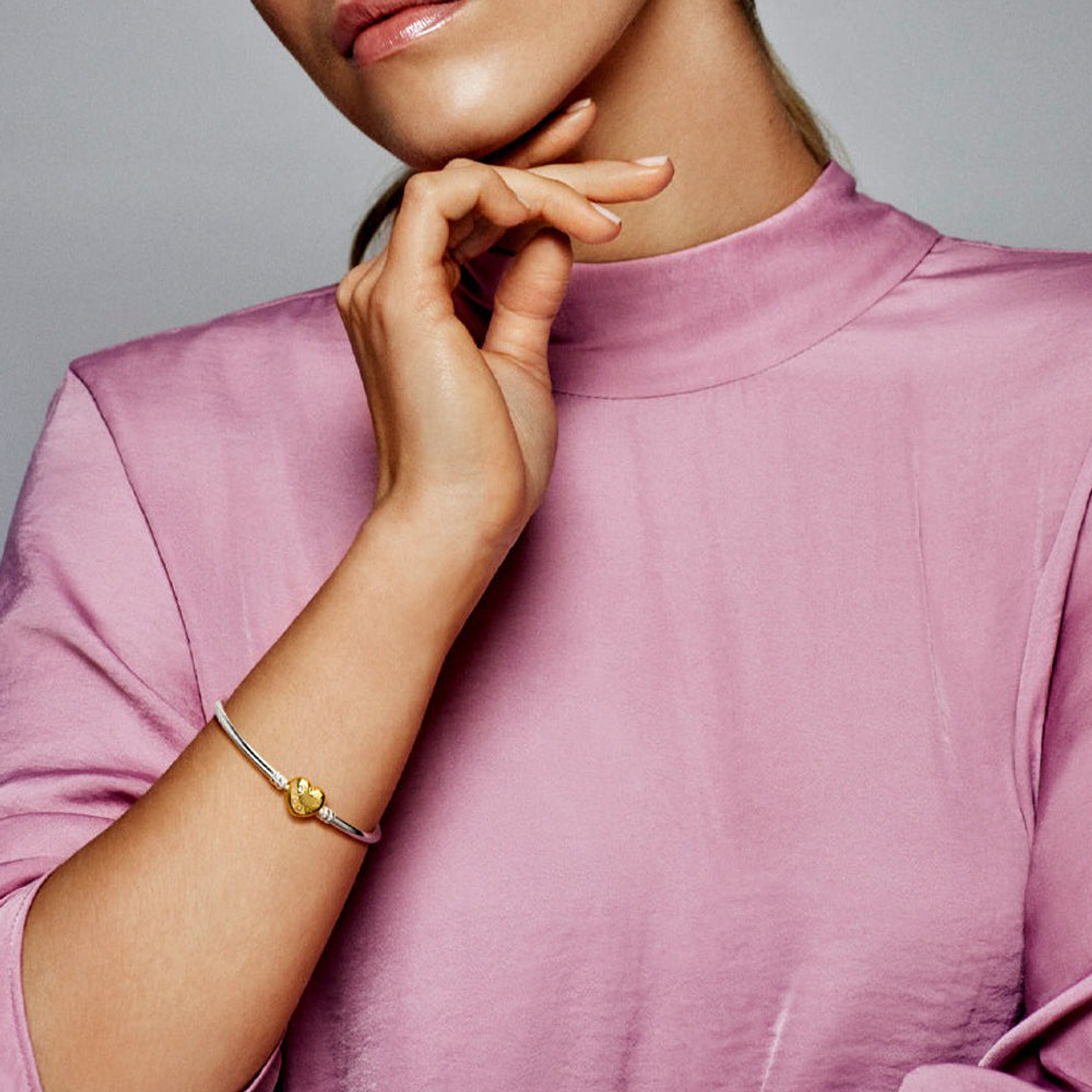 Pulsera Brazalete Pandora Cierre Corazón Dorado con Logo Pandora 567163 Plata 925 Talla 18cm 5