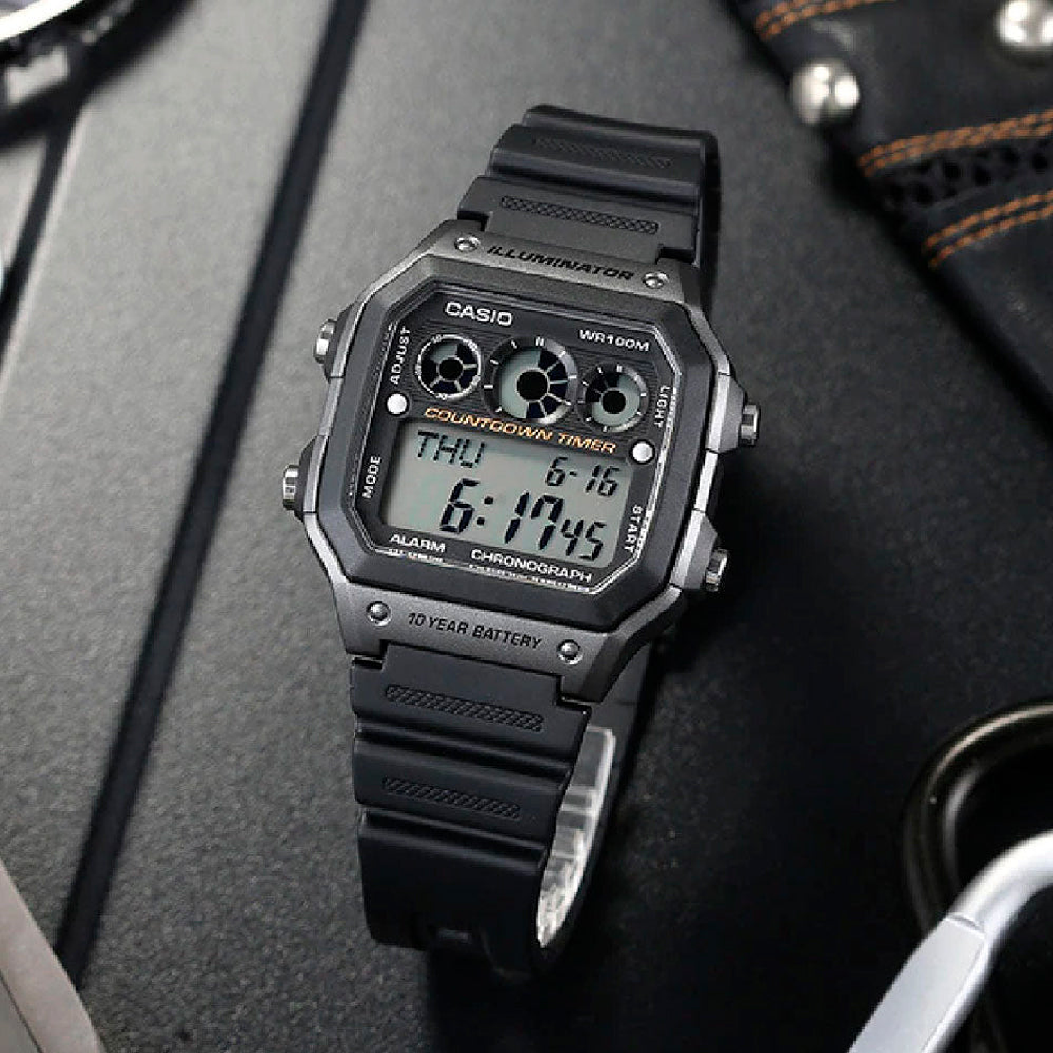 Reloj Digital Casio Original Illuminator AE-1300WH-8AVCF Cuadrado con Correa en Silicona 5