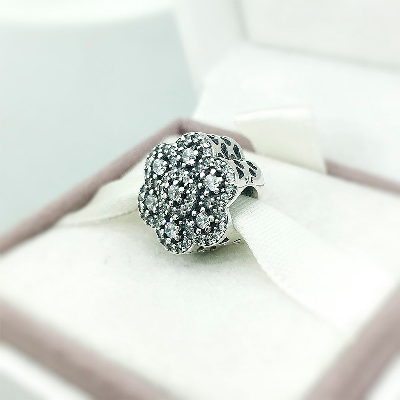 Charm Dije Pandora Original para Mujer 791998CZ Lisado Floral Plata s925 5