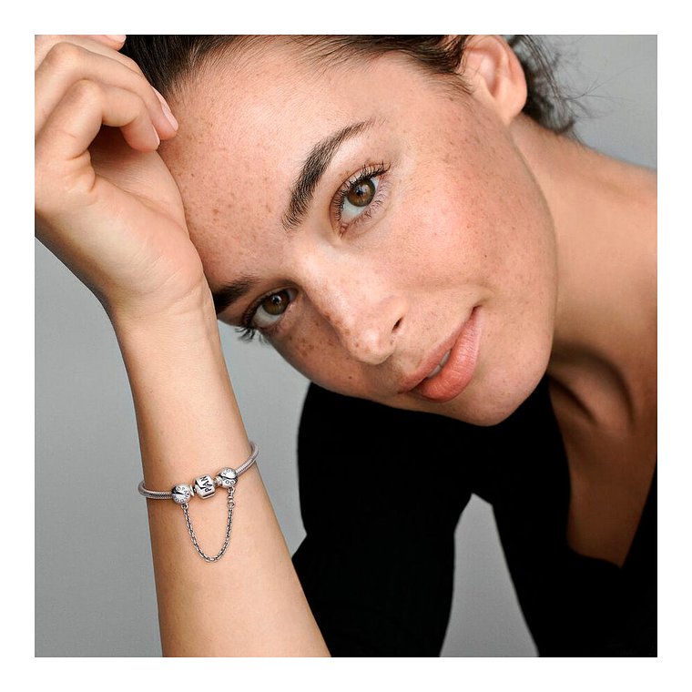 Cadena de Seguridad Pandora Circular con Logo Pandora Color Plateado 791877-05 en Plata 925 5