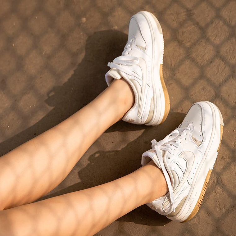 Zapatillas Nike Gamma Force DX9176-103 Color Blanco Para Mujer 5