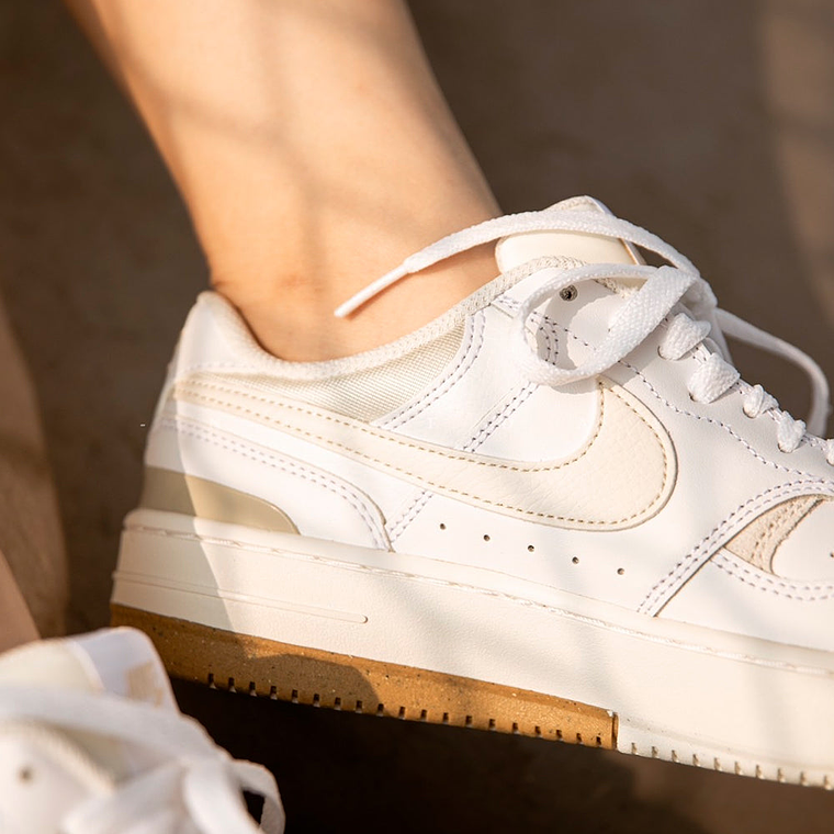 Zapatillas Nike Gamma Force DX9176-103 Color Blanco Para Mujer 6