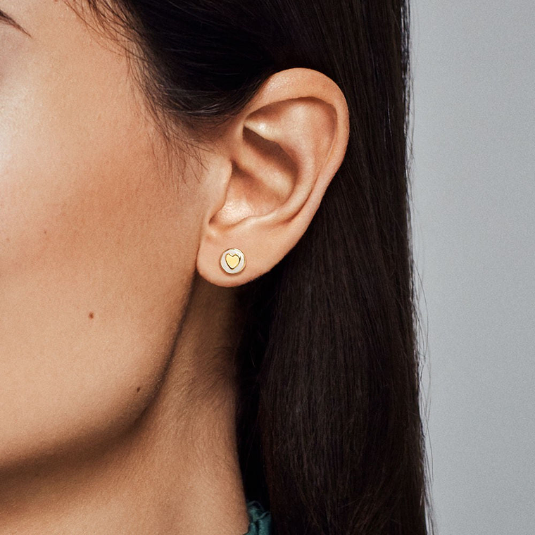 Aretes Pendientes Pandora Tipo Topo Corazones Dorados 267275En23 Plata 925 y Oro 14k 5