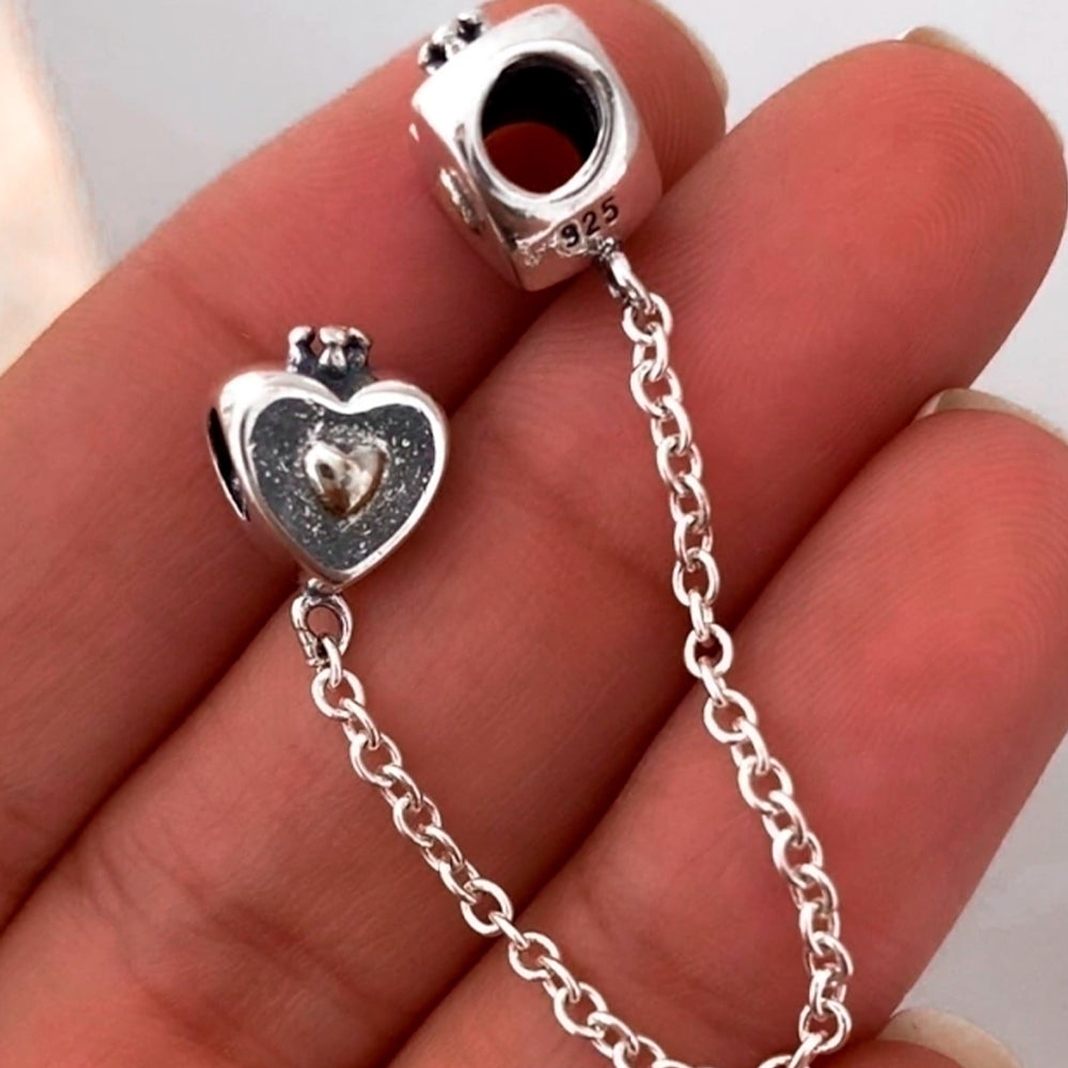 Cadena de Seguridad Pandora con Corazónes de Oro y Coronas 791878-05 en Plata 925 4