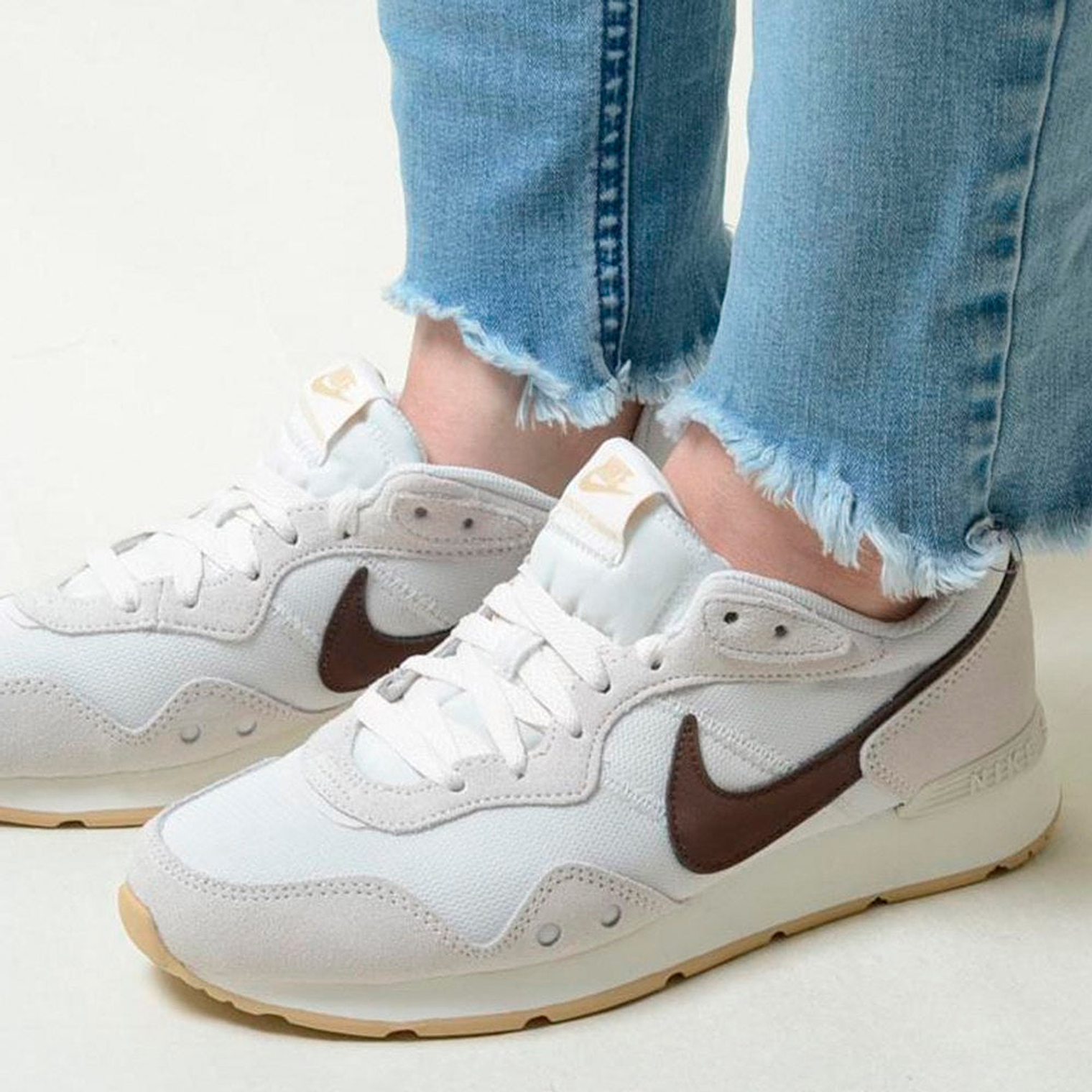 Zapatillas Nike Venture Runner CK2948 007 Original Color Beige Para Mujer 6