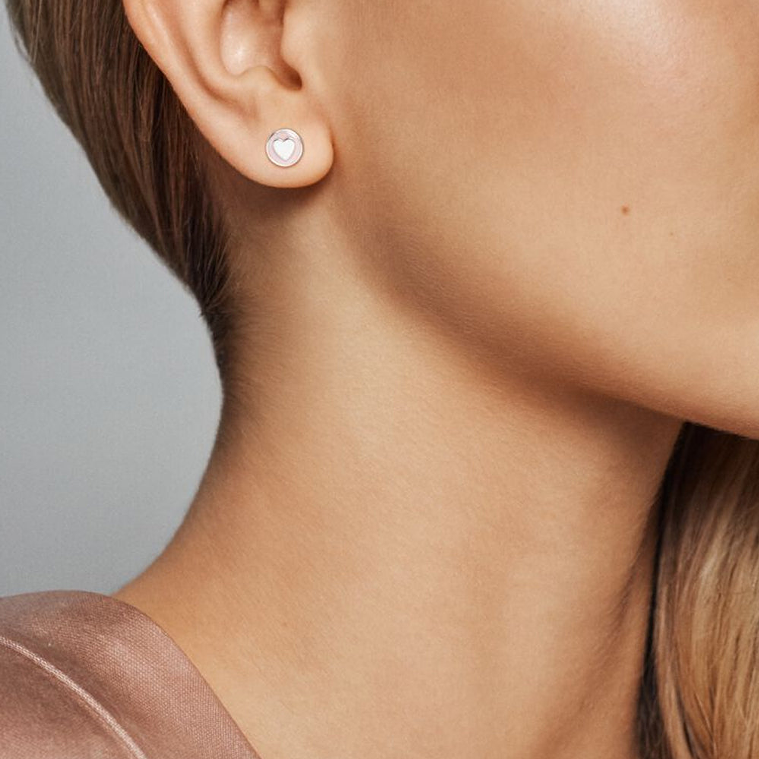 Aretes Pendientes Pandora Tipo Topo Corazones con Esmalte Rosa 297275EN160 Plata 925 5