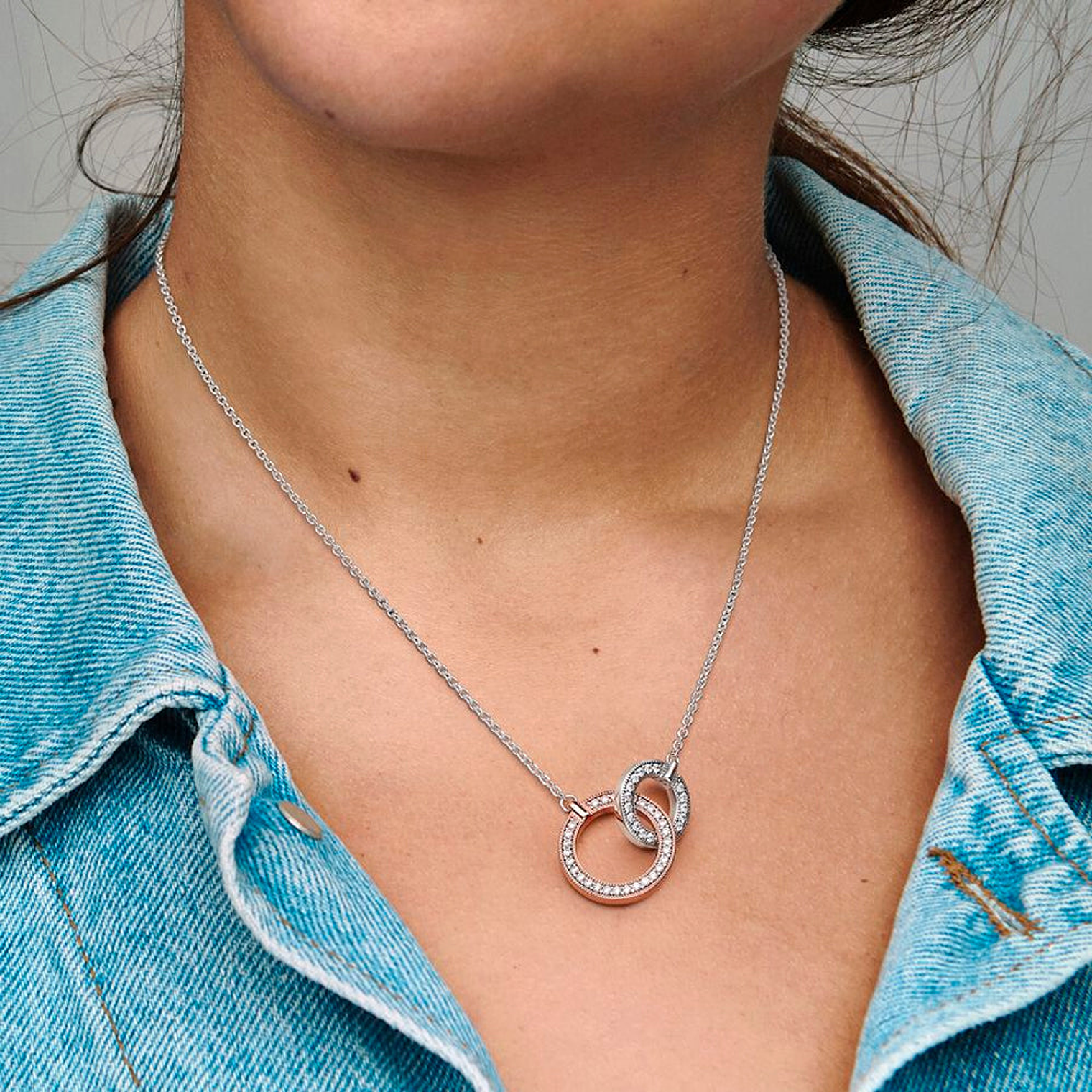 Collar de Cadena Pandora de círculos entrelazados en dos tonos 382778C01 Plata 925 Talla 45cm 4