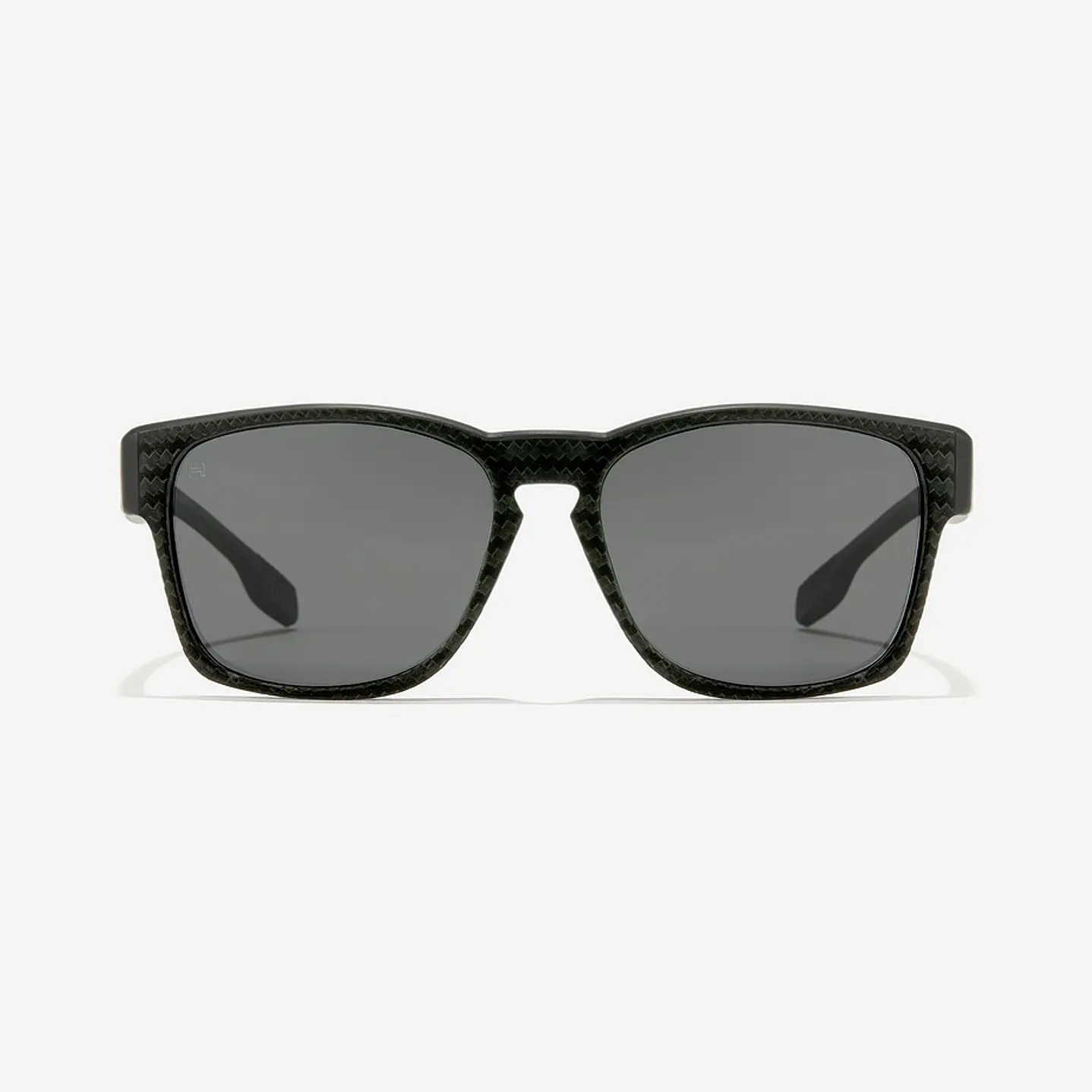 Lentes De Sol Polarizado Hawkers Core Raw Carbon Fiber Black Dark HCRA25NBTP - Talla 56mm 4