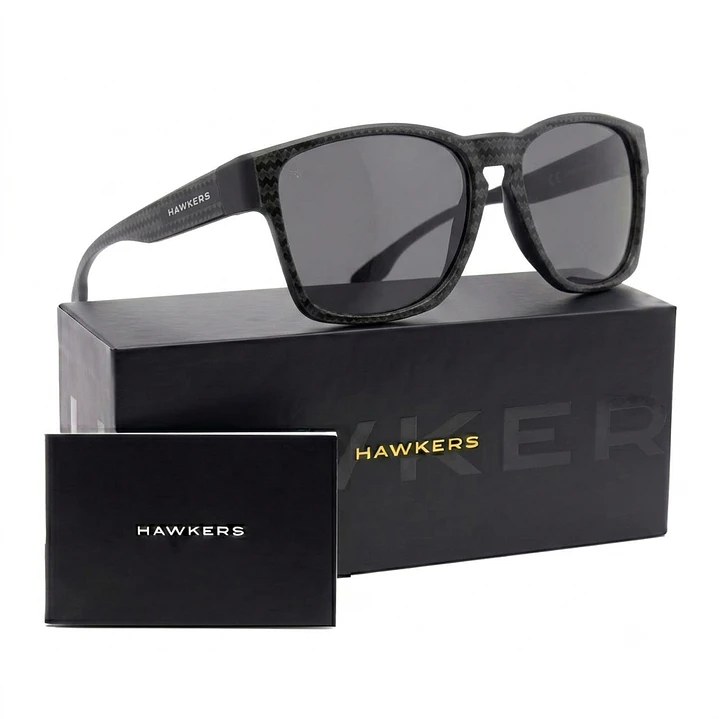 Lentes De Sol Polarizado Hawkers Core Raw Carbon Fiber Black Dark HCRA25NBTP - Talla 56mm 1