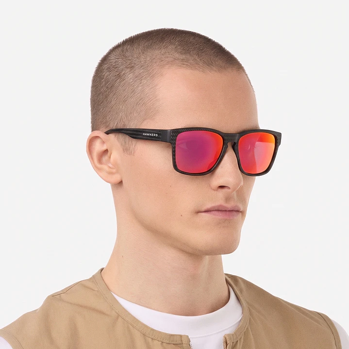Lentes De Sol Polarizado Hawkers Core Raw Carbon Fiber Black Ruby HCRA25NRTP -Talla 56mm 2