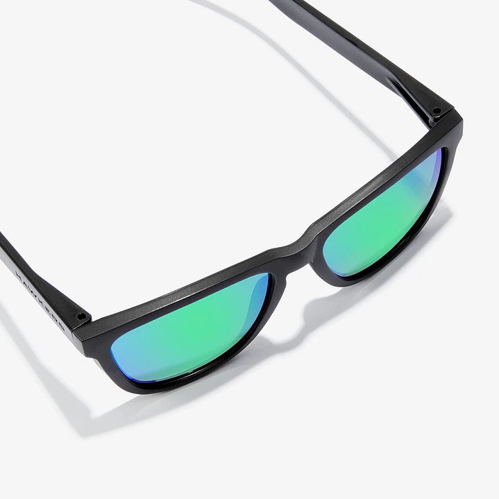Lentes De Sol Polarizado Hawkers One Raw Black Emerald HONR21BFTP - Talla 54mm 7